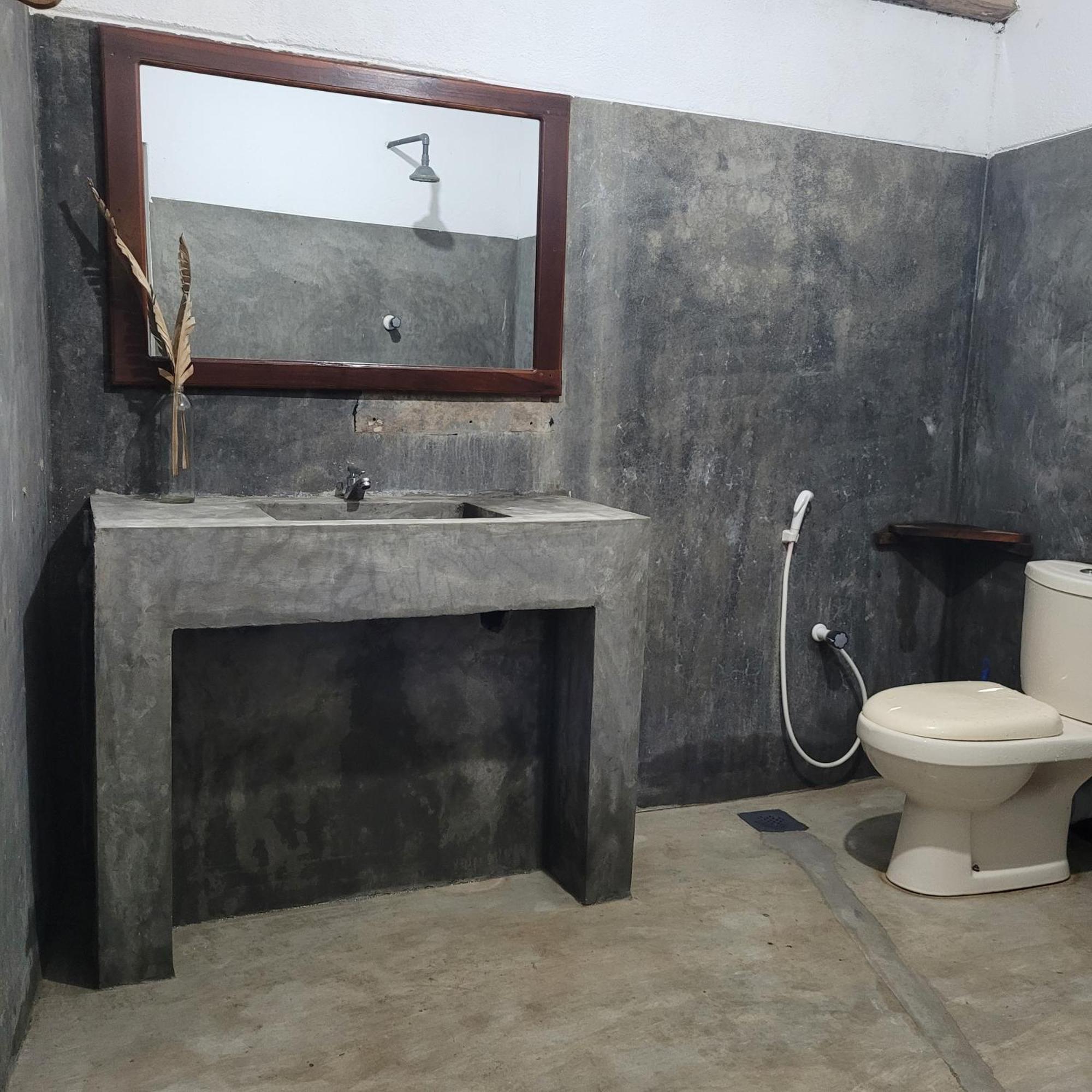 Agra Arugambay Hostel Arugam Bay Bilik gambar